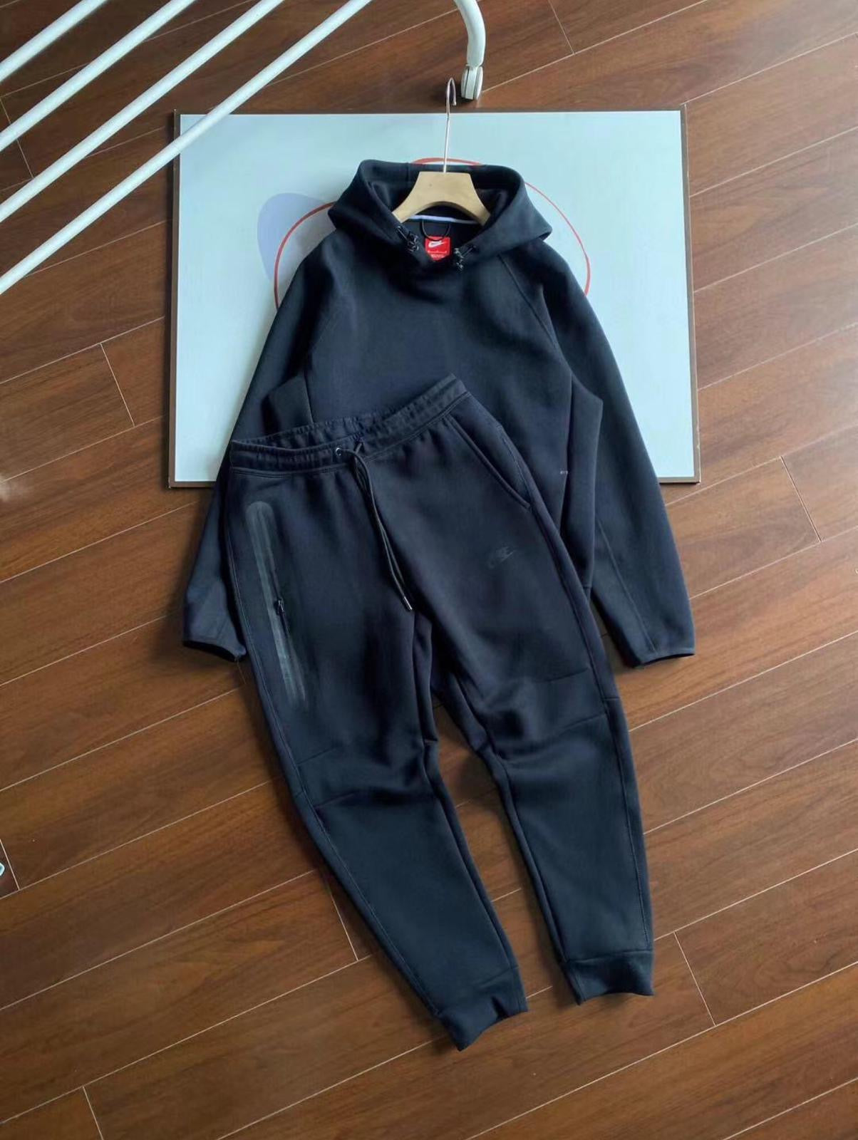 Nike Tech Fleece